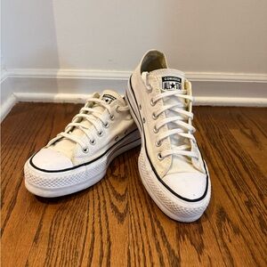 Converse white low top platform canvas sneaker women’s 7.5 sporty retro
